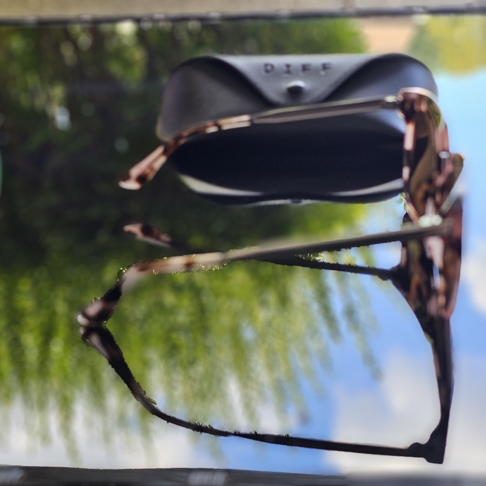 Diff Tortoise Shell Sunglasses With Case - image 6